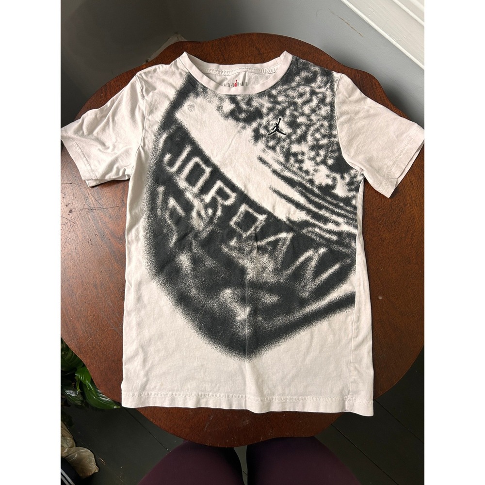 Jordan Boys Graphic T-Shirt White Black Jumpman Logo Size Large 12-13 Yrs